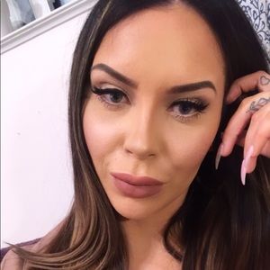 Meet your Posher, Justina